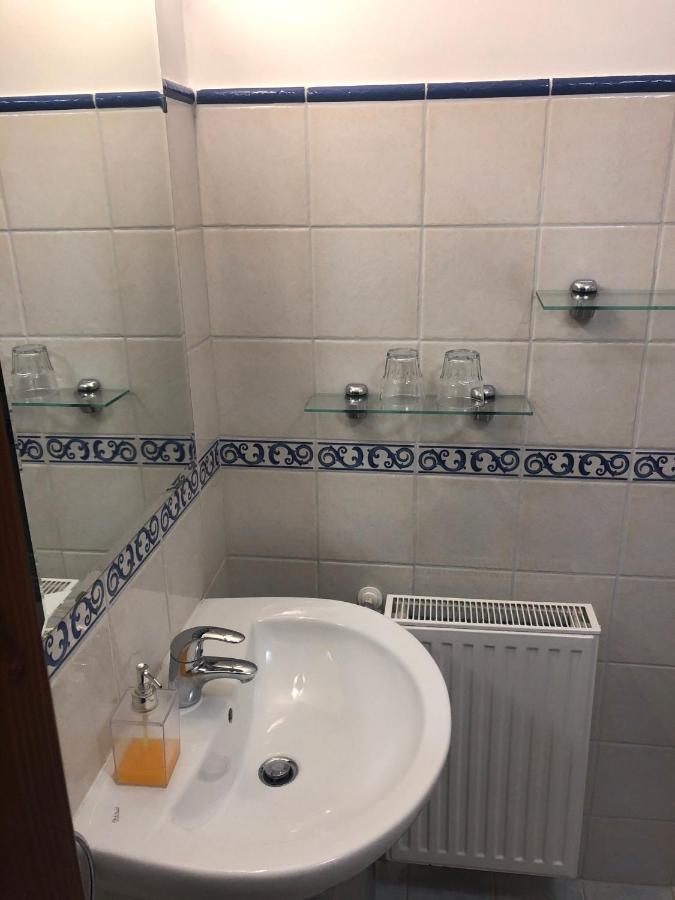 Karam Vendeghaz Es Lakasetterem Hotel Nagybajcs Exterior foto