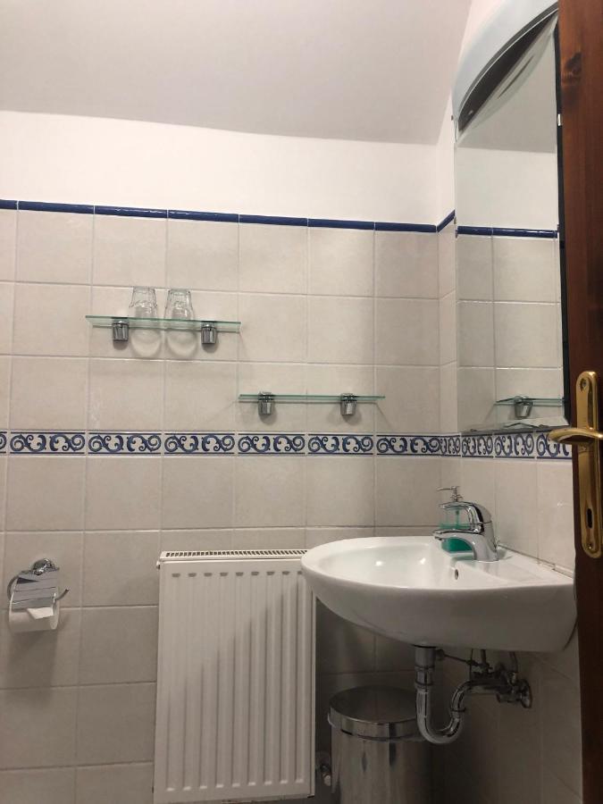 Karam Vendeghaz Es Lakasetterem Hotel Nagybajcs Exterior foto
