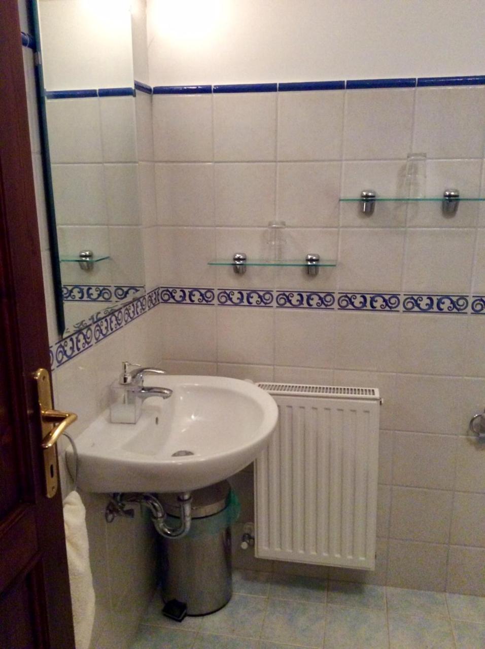 Karam Vendeghaz Es Lakasetterem Hotel Nagybajcs Exterior foto